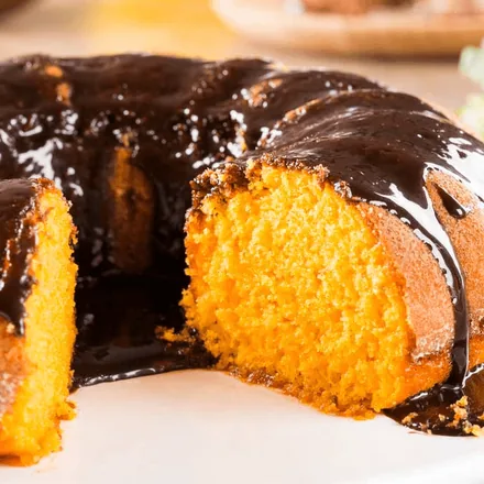 Pastel de zanahoria con cobertura cremosa