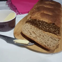 Pan casero sin gluten en rebanadas
