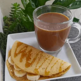 Panqueque de plátano con café